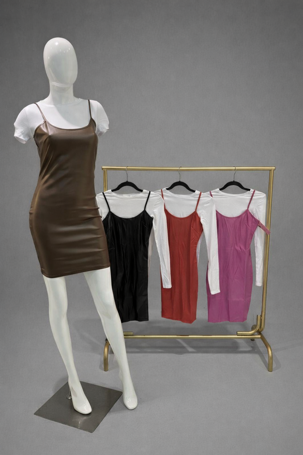 VESTIDO CORTO VINIPIEL