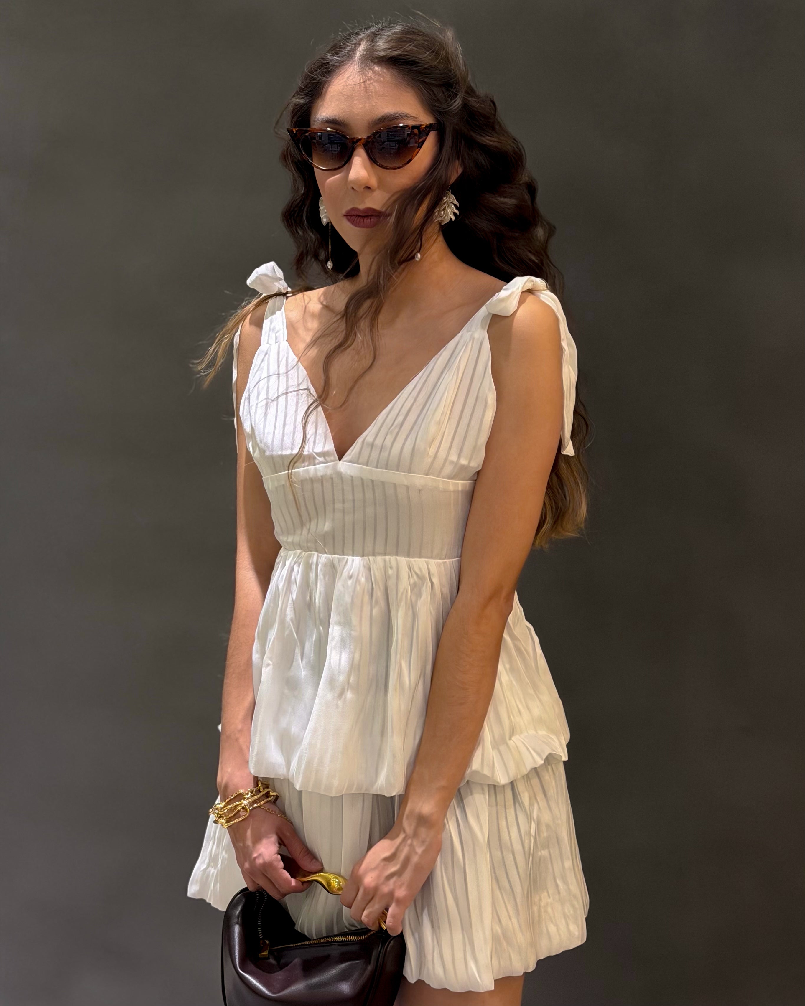 VESTIDO BLANCO CON OLANES