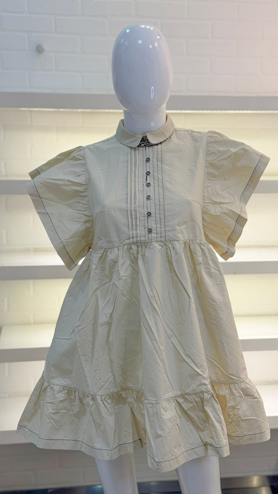VESTIDO CON OLANES BEAGE