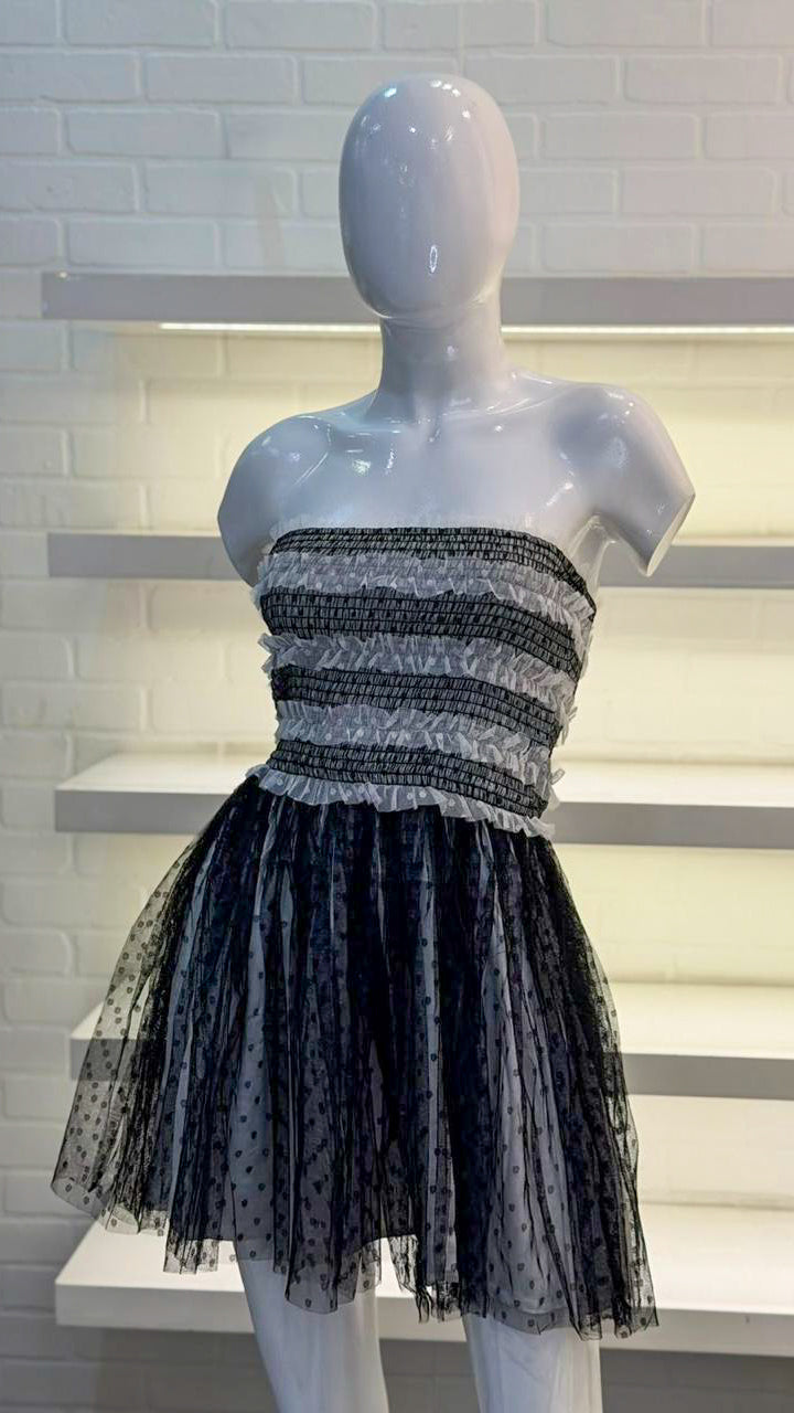 VESTIDO STRAPLESS CORTO