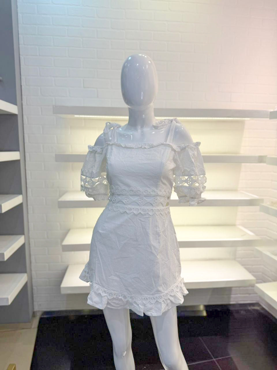 VESTIDO FRESCO CON ENCAJE
