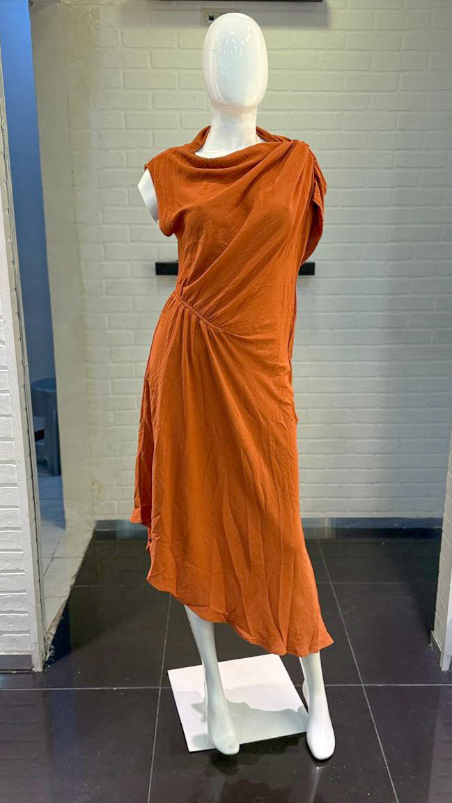 VESTIDO MIDI ASIMÉTRICO